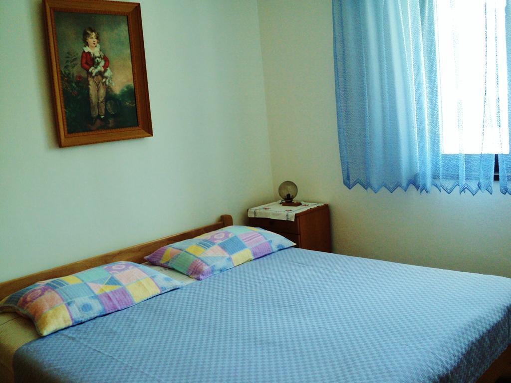 Apartments Nevenka Крк Екстер'єр фото