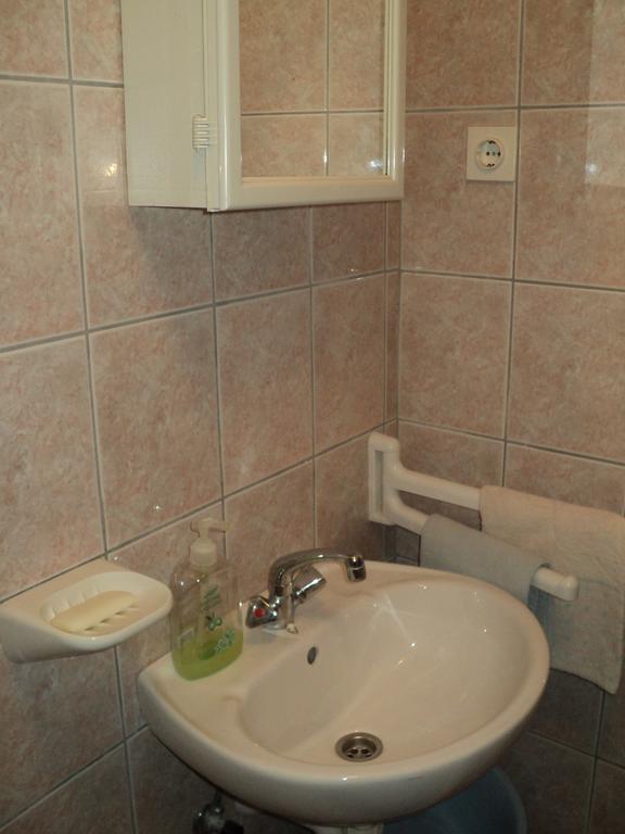 Apartments Nevenka Крк Екстер'єр фото