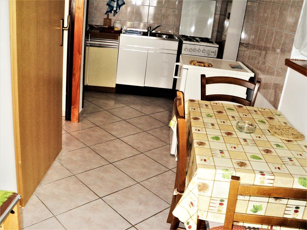 Apartments Nevenka Крк Екстер'єр фото