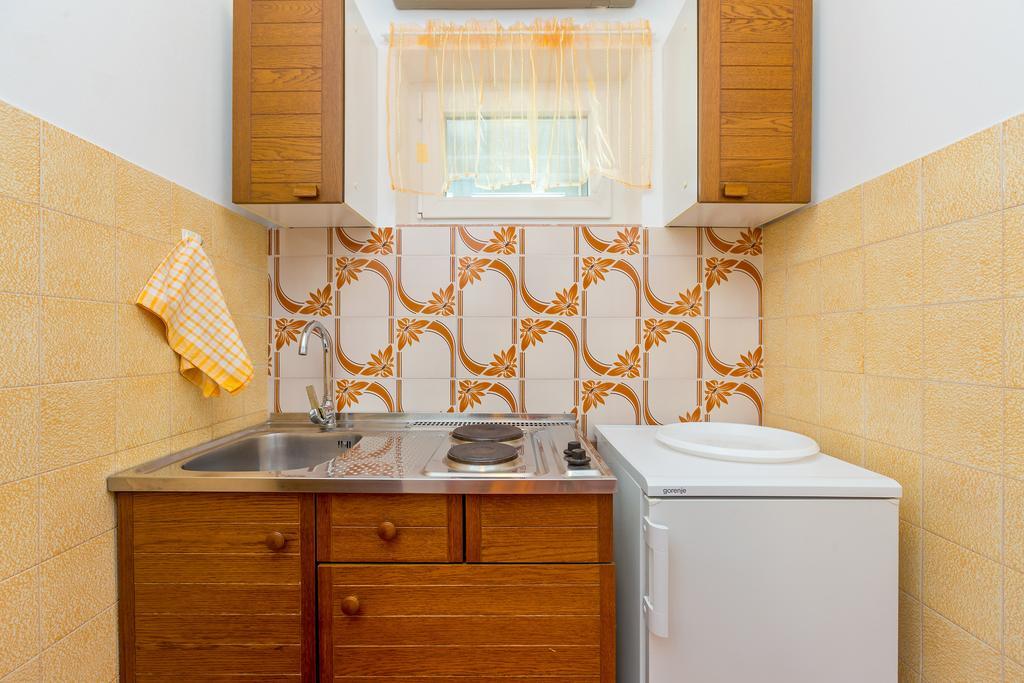 Apartments Nevenka Крк Екстер'єр фото